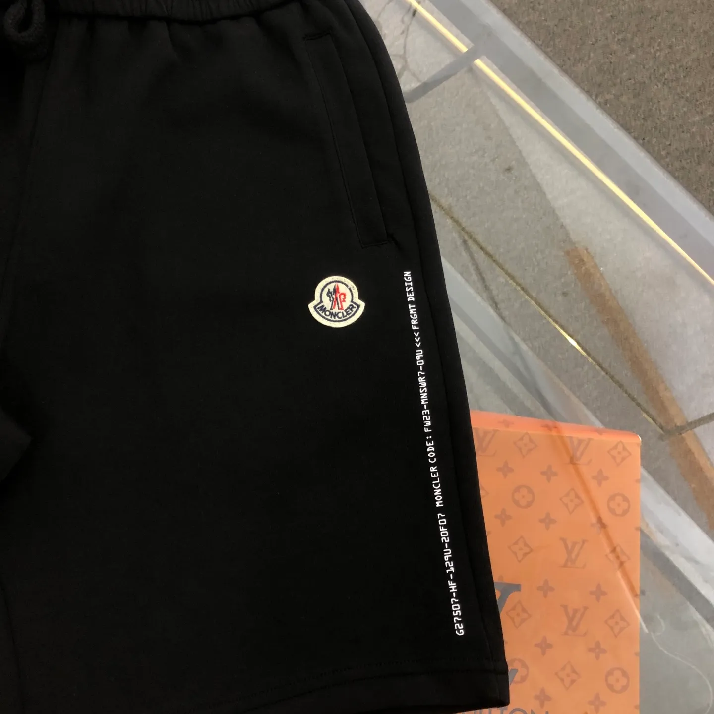 Moncler/ 2026ss New Arrival LOGO ⚠ ⚠ ⚠ Quality Same Style （ Same Style- ）400 Quality Classic ， Versatile Quality ：Black Royal Blue Sizes： XS Ｓ Ｍ L XS : 51 70 108 65 S : 52 74 112 67 M : 53 78 116 69 L : 54 82 120 71